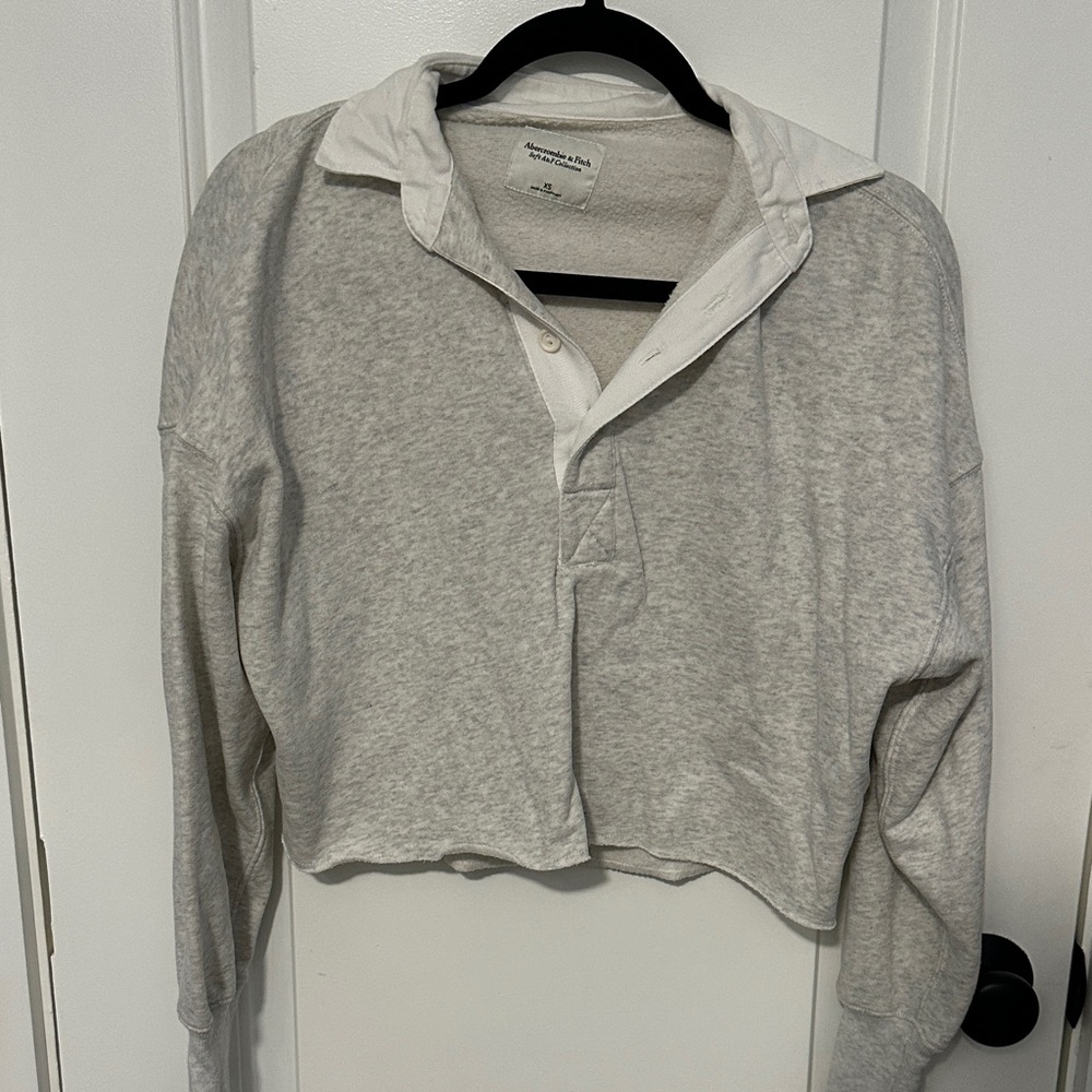 Abercrombie & Fitch Gray and White Sweatshirt